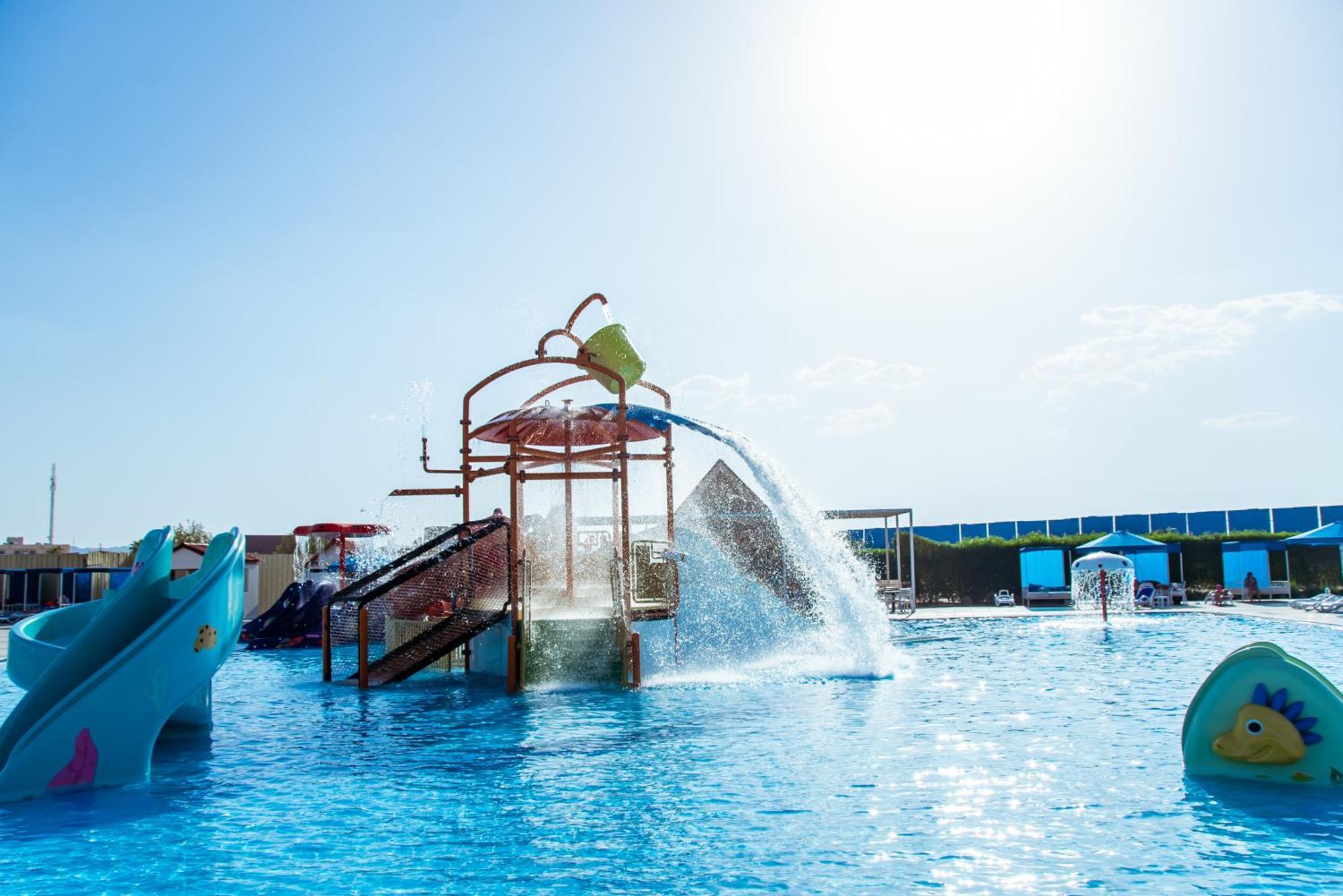 Pickalbatros Sea World Resort - Marsa Alam- "Aqua Park" El Qoseir Exterior photo