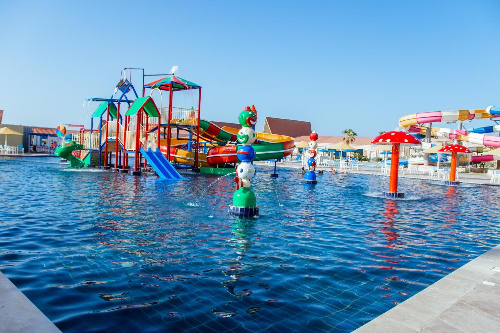 Pickalbatros Sea World Resort - Marsa Alam- "Aqua Park" El Qoseir Exterior photo